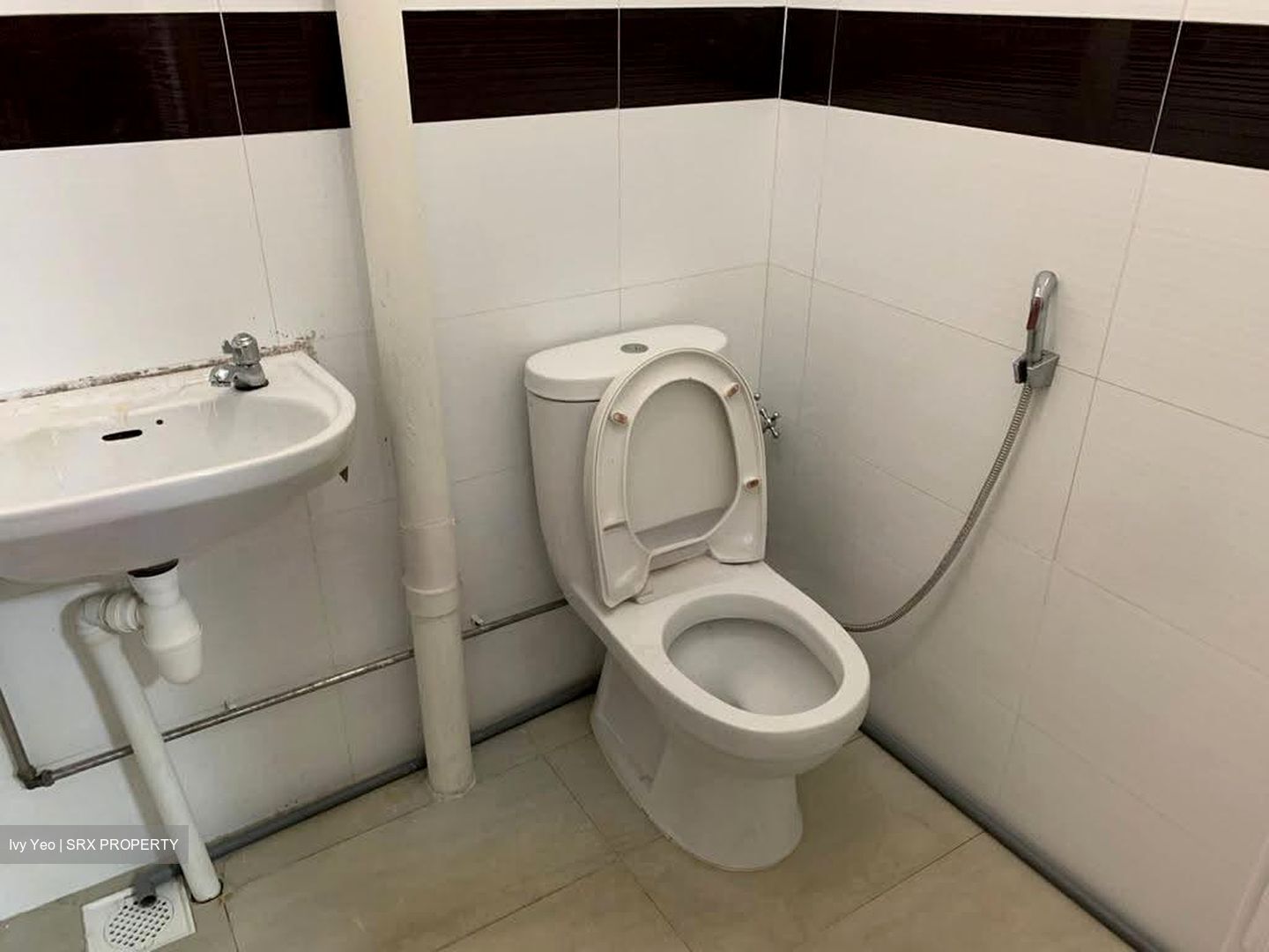 Hougang Avenue 3 (D19), Shop House #563991281